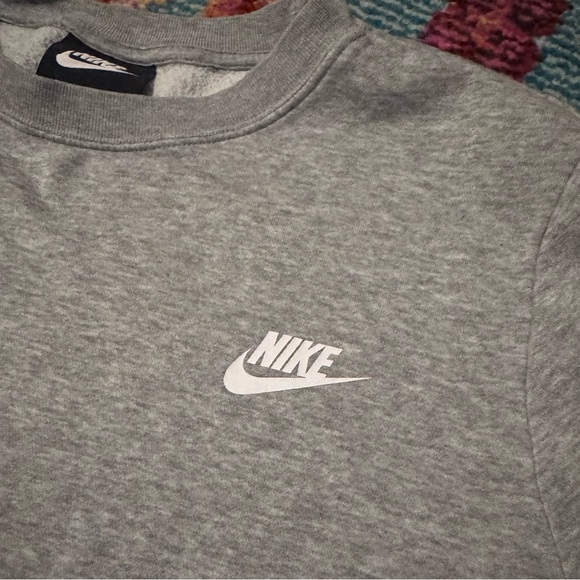 Nike NWOT Heather Gray Sweatshirt, Size: Lg (Youth) - Picture 6 of 7